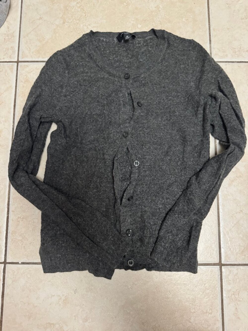 the limited charcoal grey fine knit crewneck cardigan 🩶 size XS
